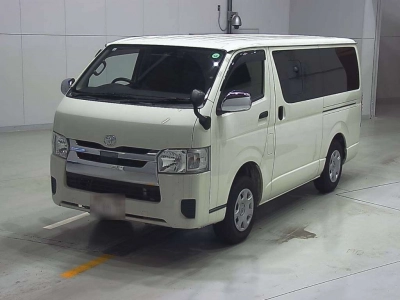 TOYOTA REGIUS VAN