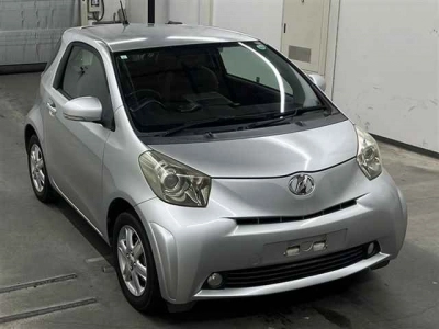 TOYOTA IQ