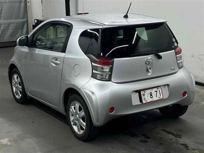TOYOTA IQ