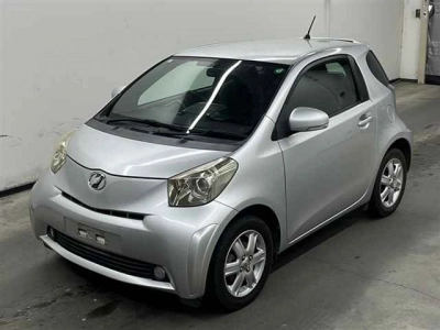 TOYOTA IQ