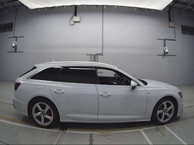 AUDI A6 AVANTE