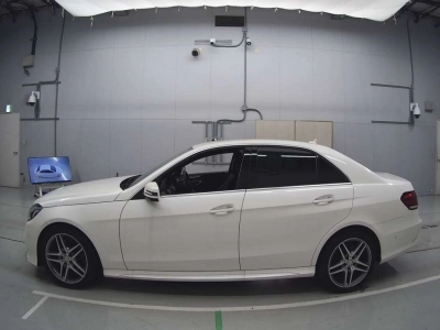 MERCEDES BENZ E CLASS