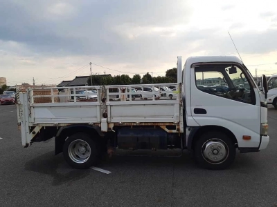 TOYOTA DYNA TRUCK