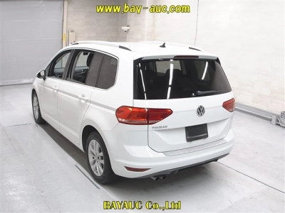 VOLKSWAGEN GOLF TOURAN