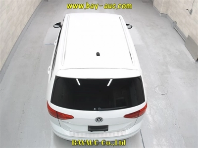 VOLKSWAGEN GOLF TOURAN
