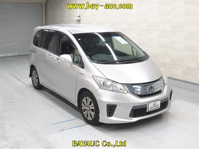 HONDA FREED HYBRID