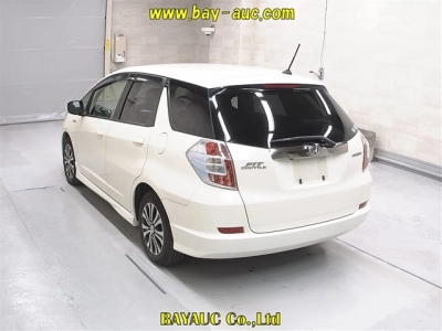 HONDA FIT SHUTTLE HYBRID
