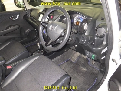 HONDA FIT SHUTTLE HYBRID