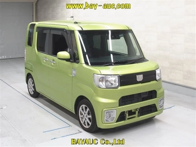 DAIHATSU WAKE