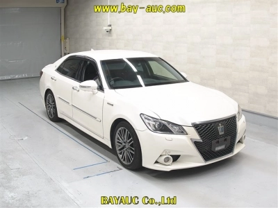 TOYOTA CROWN HYBRID