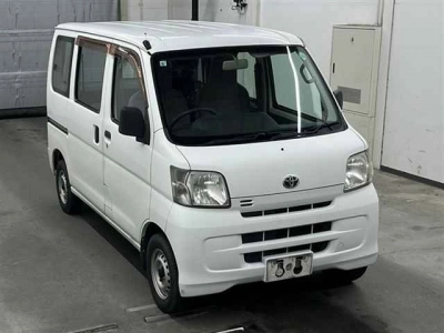 TOYOTA PIXIS VAN