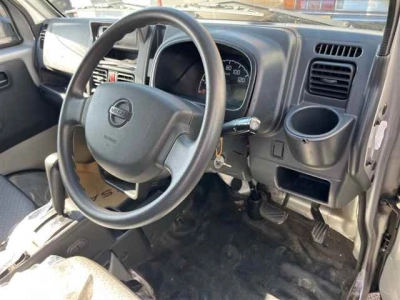 NISSAN NT100 CLIPPER