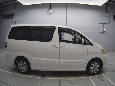 TOYOTA ALPHARD V
