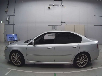 SUBARU LEGACY B4