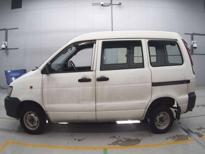 TOYOTA TOWN ACE VAN
