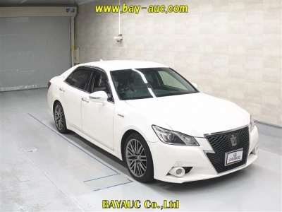 TOYOTA CROWN HYBRID
