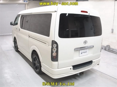 TOYOTA REGIUS VAN