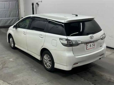 TOYOTA WISH