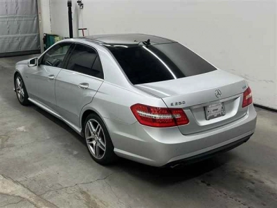MERCEDES BENZ E CLASS