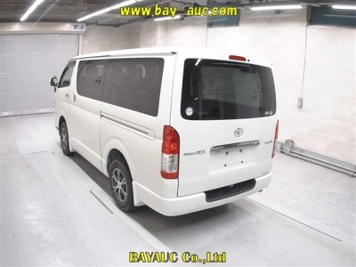 TOYOTA REGIUS VAN