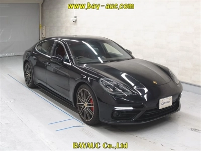 PORSCHE PANAMERA