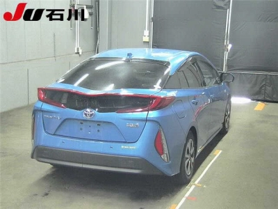 TOYOTA PRIUS PHV