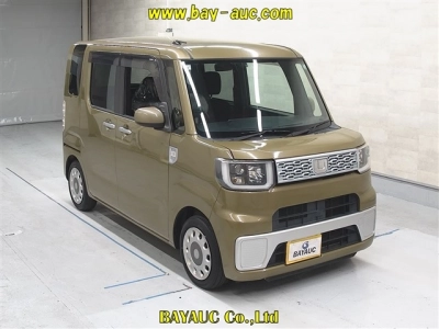 DAIHATSU WAKE