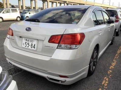 SUBARU LEGACY B4