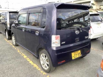 DAIHATSU MOVE CONTE