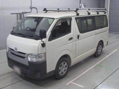 TOYOTA HIACE VAN