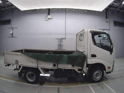 TOYOTA DYNA TRUCK