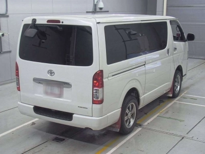 TOYOTA REGIUS VAN