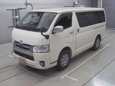 TOYOTA REGIUS VAN