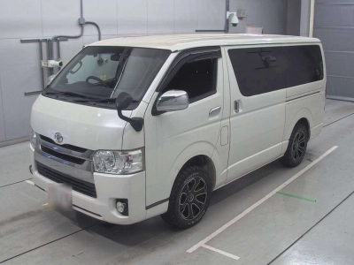 TOYOTA REGIUS VAN