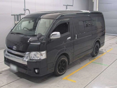 TOYOTA HIACE VAN