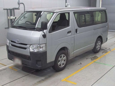TOYOTA REGIUS VAN