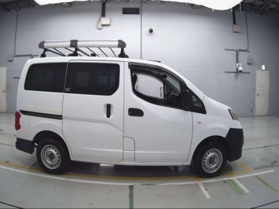 MITSUBISHI DELICA VAN