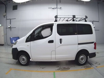 MITSUBISHI DELICA VAN