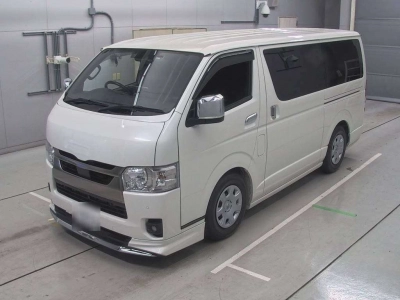 TOYOTA HIACE VAN
