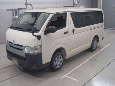 TOYOTA REGIUS VAN