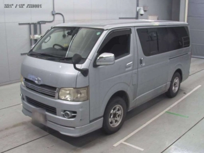 TOYOTA HIACE VAN