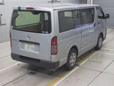 TOYOTA REGIUS VAN