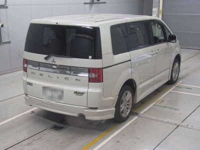 MITSUBISHI DELICA D:5