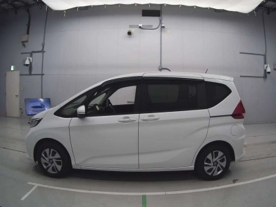 HONDA FREED + HYBRID