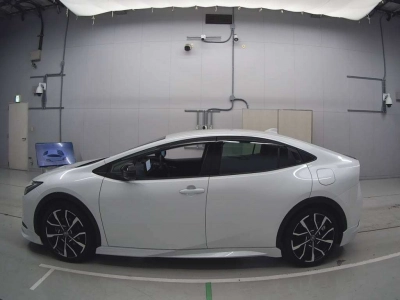 TOYOTA PRIUS PHV