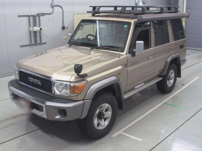 TOYOTA LAND CRUISER 70