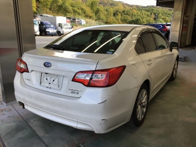 SUBARU LEGACY B4