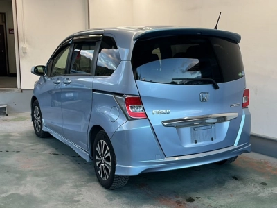 HONDA FREED HYBRID