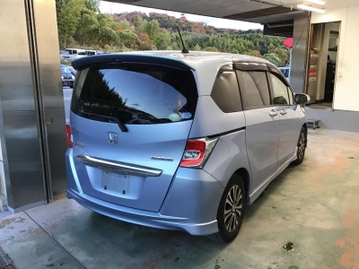 HONDA FREED HYBRID
