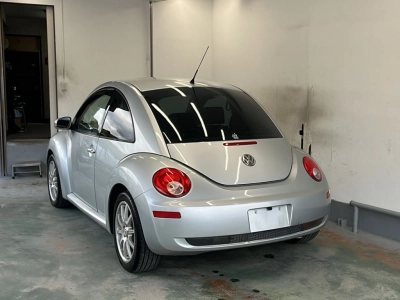 VOLKSWAGEN NEW BEETLE